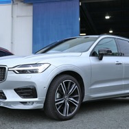 SUVに魅力を感じて乗り換えたボルボXC60-R。コクピットまわりからラゲッジまで、デザイン性豊かなインストールを完成させた。