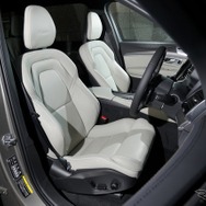 ボルボXC90 D5 AWD Rデザイン