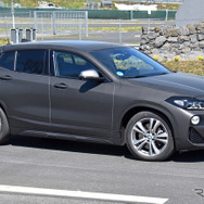 BMW X2 改良新型プロトタイプ（スクープ写真）