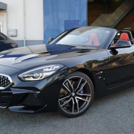 オープンスポーツのBMW Z4をこよなく愛するオーナー。インテリアのイメージを崩すことの無いオーディオの取り付けを目指した。