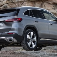 メルセデスベンツ GLA 新型