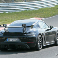 ポルシェ 718 ケイマン GT4 RS 開発車両　（スクープ写真）