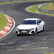 VW アルテオンR 開発車両（スクープ写真）