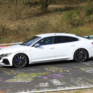 VW アルテオンR 開発車両（スクープ写真）