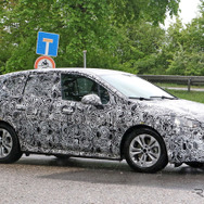 BMW 2シリーズ アクティブツアラー 次期型プロトタイプ（スクープ写真）