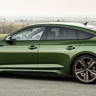アウディ RS5 スポーツバック