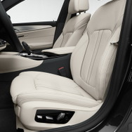 BMW 5シリーズ・ツーリング 改良新型