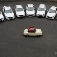 マツダ R360クーペ と 100周年特別記念車