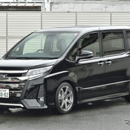 今回使用したデモカーのトヨタ ノア