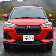 フロントフェイス。OEM供給先のトヨタ『ライズ』とは顔の印象が結構異なる。