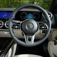 メルセデスベンツ GLA 新型