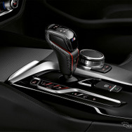 BMW M5 改良新型のMパフォーマンスパーツ