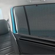 VW ゴルフ トゥーラン TSI コンフォートライン リミテッド サンブラインド（リヤ左右）