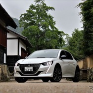 プジョー 208GT Line
