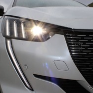 プジョー 208GT Line