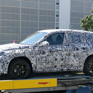 BMW X1 次期型プロトタイプ（スクープ写真）