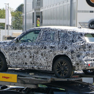 BMW X1 次期型プロトタイプ（スクープ写真）