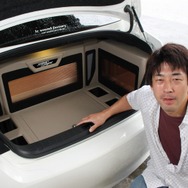 愛車のフーガにお気に入りのオーディオをインストールしたオーナーの伊藤さん。高音質化の追求は止まるところを知らない。