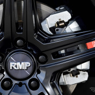 モデル名：MID RMP 520F／推奨サイズ：20×8.5ＪInset38 5H-114.3／カラー：セミグロスブラック/リムポリッシュ／タイヤサイズ：245/45R20