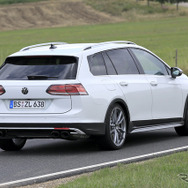 VW ゴルフR ヴァリアント 次期型プロトタイプ（スクープ写真）