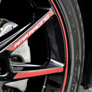 MID【RMP R25】推奨サイズ：18×7.5ＪInset50 5H-112／カラー：ブラック/リムレッドライン／タイヤサイズ：215/40R18