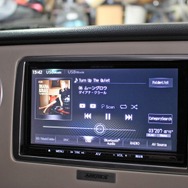 ダイヤトーン・サウンドナビをメインユニットに採用。調整機能を駆使して定位をコントロールしてユーザーにアピール。