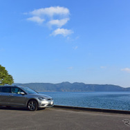 VW ゴルフ ヴァリアントTDI ハイラインマイスター。薩摩半島南部、池田湖にて。