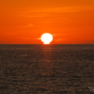 東シナ海に沈む夕日。九州西海岸はサンセットビュースポットの宝庫だ。