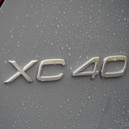 ボルボ XC40 B4モメンタム