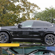 BMW X4M 改良新型プロトタイプ（スクープ写真）