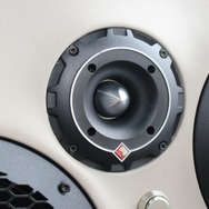 パンチプロのブレットツイーター・PP4-Tを2セットインストール。ミッドバスとのコンビで鳴りを実感する。