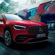 メルセデスAMG GLA35 4MATIC