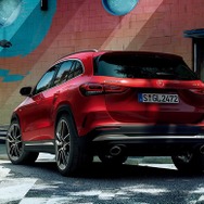 メルセデスAMG GLA35 4MATIC