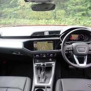 アウディQ3 35 TSFI advanced