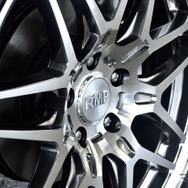 RMP 720F　推奨サイズ：19×8.0ＪInset42 5H-114.3／カラー：ハイパーメタルコート／ポリッシュ／タイヤサイズ：225/35R19 ※チューナーサイズ