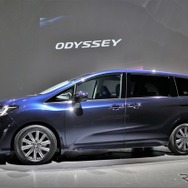 ホンダ・オデッセイの新色、オブシダンブルーパール
