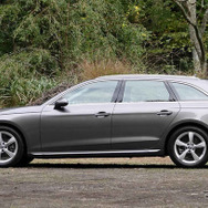 アウディ A4アバント 改良新型（35 TFSI Advanced）