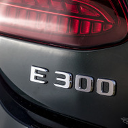 メルセデスベンツ Eクラスクーペ（E300）