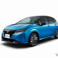 日産ノート X（ビビッドブルー・スーパーブラック 2トーン）