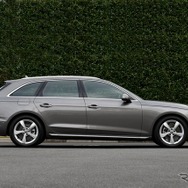 アウディ A4アバント 35 TFSI アドバンスト