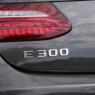 メルセデスベンツ Eクラスカブリオレ（E300）