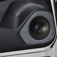RS Revelation MB 165仕様：16.5cmミッドレンジスピーカー（ペア）　標準小売価格￥100000（税別）●定格入力​：120W●公称インピーダンス：4Ω●周波数特性：39Hz～10kHz●能率：88.7dB●取付穴直径：141mm（ウーファー部）●取付深さ：74mm