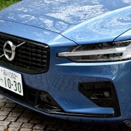 ボルボ V60 B5 R-DESIGN