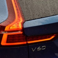 ボルボ V60 B5 R-DESIGN