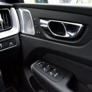 ボルボ XC60 B6 R-DESIGN