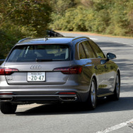 アウディA4 Avant 35 TFSI advanced