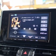 ダイヤトーン・サウンドナビNR-MZ300PREMIをヘッドユニットにチョイス。フロント2ウェイは内蔵アンプでドライブする。