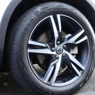 ボルボ XC40 B5 Rデザイン