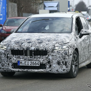BMW 2シリーズ アクティブツアラー次期型プロトタイプ（スクープ写真）