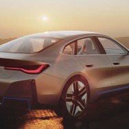 BMW コンセプト i4（参考）